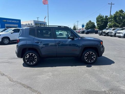 Used 2023 Jeep Renegade Trailhawk AWD/4WD image 8