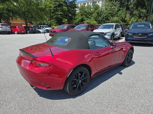 Certified 2022 MAZDA MX-5 Miata Club RWD image 3