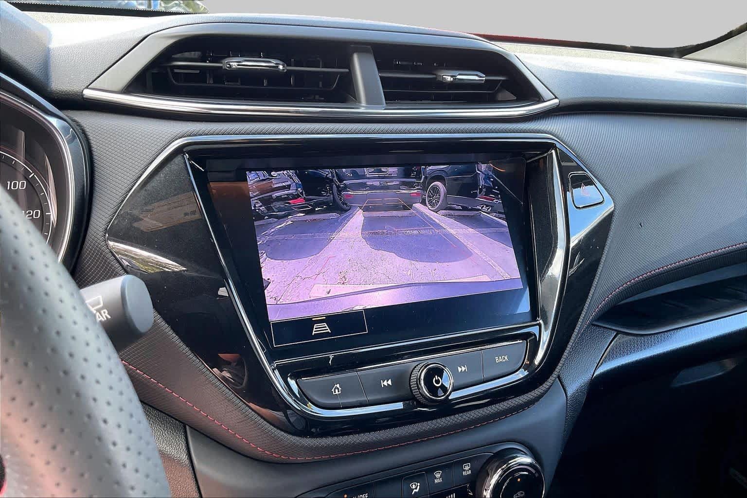 Used 2022 Chevrolet TrailBlazer RS w/ Technology Package FWD image 21