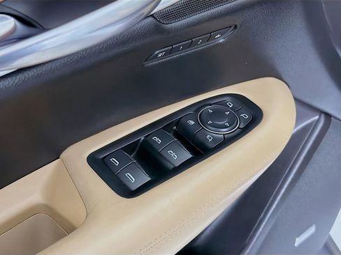 Used 2019 Cadillac XT5 Platinum image 22