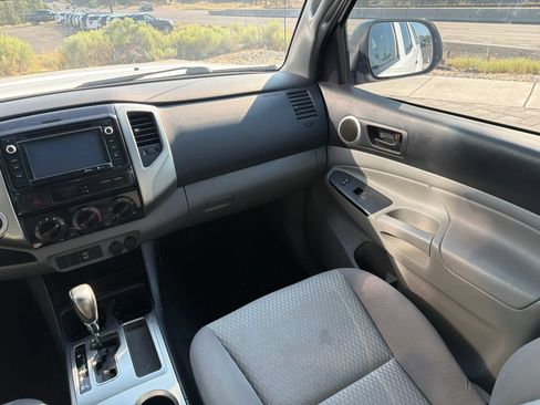 Used 2014 Toyota Tacoma 4x4 Double Cab w/ SR5 Package image 13