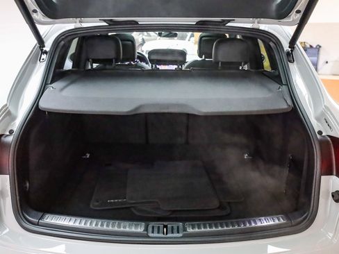 Used 2025 Porsche Macan image 31