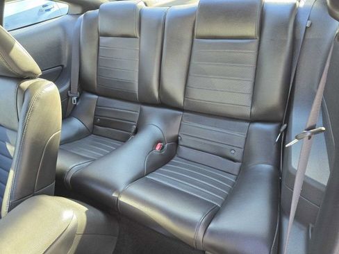 Used 2005 Ford Mustang GT Premium image 28