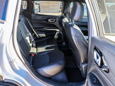 New 2026 Jeep Compass Latitude image 16