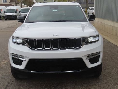 Used 2023 Jeep Grand Cherokee Limited AWD/4WD image 13