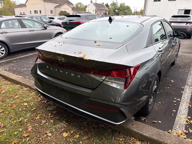Used 2024 Hyundai Elantra SEL FWD image 13