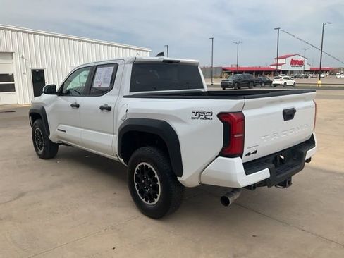 Used 2025 Toyota Tacoma TRD Off-Road AWD/4WD image 37