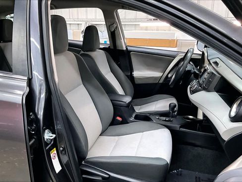 Used 2015 Toyota RAV4 LE image 10
