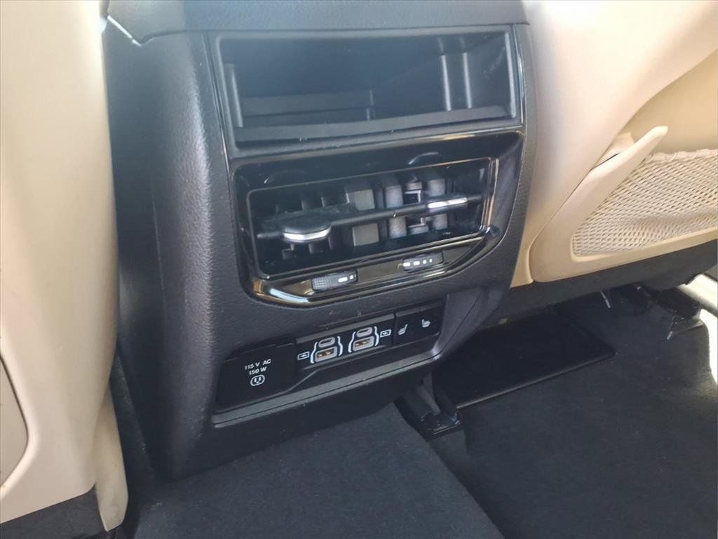 Used 2023 Jeep Grand Cherokee Limited w/ Luxury Tech Group II RWD image 21