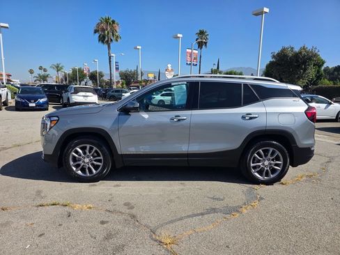 Used 2024 GMC Terrain SLT FWD image 9