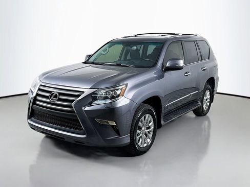 Used 2017 Lexus GX 460 Premium w/ Premium Package image 2