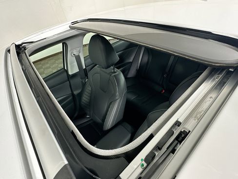 New 2025 Hyundai Elantra Limited image 23