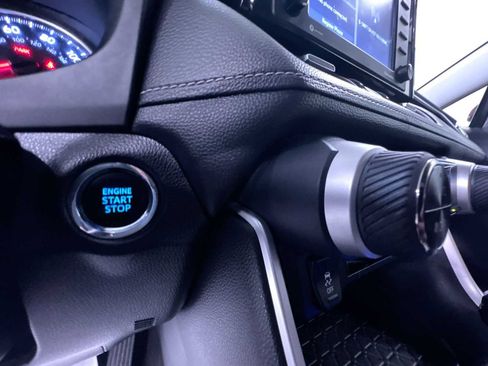 Used 2020 Toyota RAV4 XLE Premium image 9