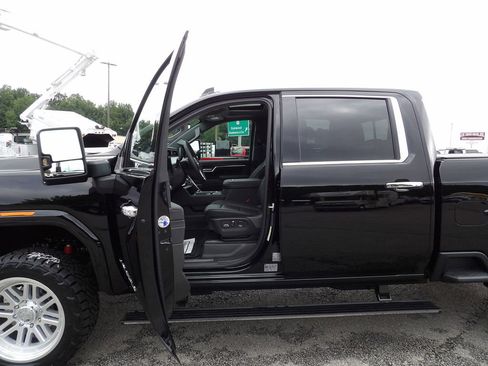 Used 2025 GMC Sierra 3500 Denali w/ Denali Reserve Package AWD/4WD image 13