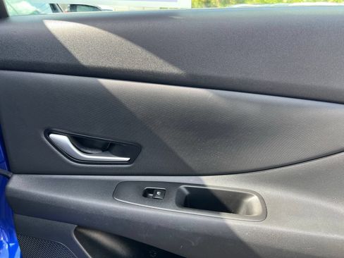 Used 2023 Hyundai Elantra Limited FWD image 47