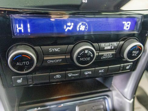 Used 2022 Subaru Ascent Limited w/ Technology Package image 28