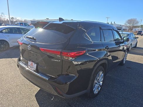 Certified 2021 Toyota Highlander Limited image 5