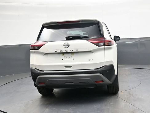 Used 2023 Nissan Rogue SV FWD image 4