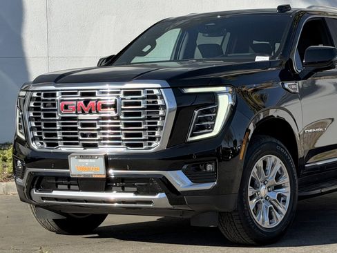 Used 2025 GMC Yukon XL Denali image 3