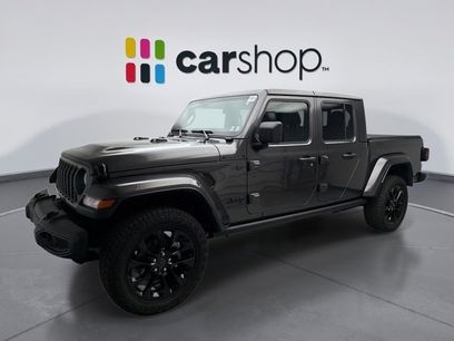 Used 2025 Jeep Gladiator Sport