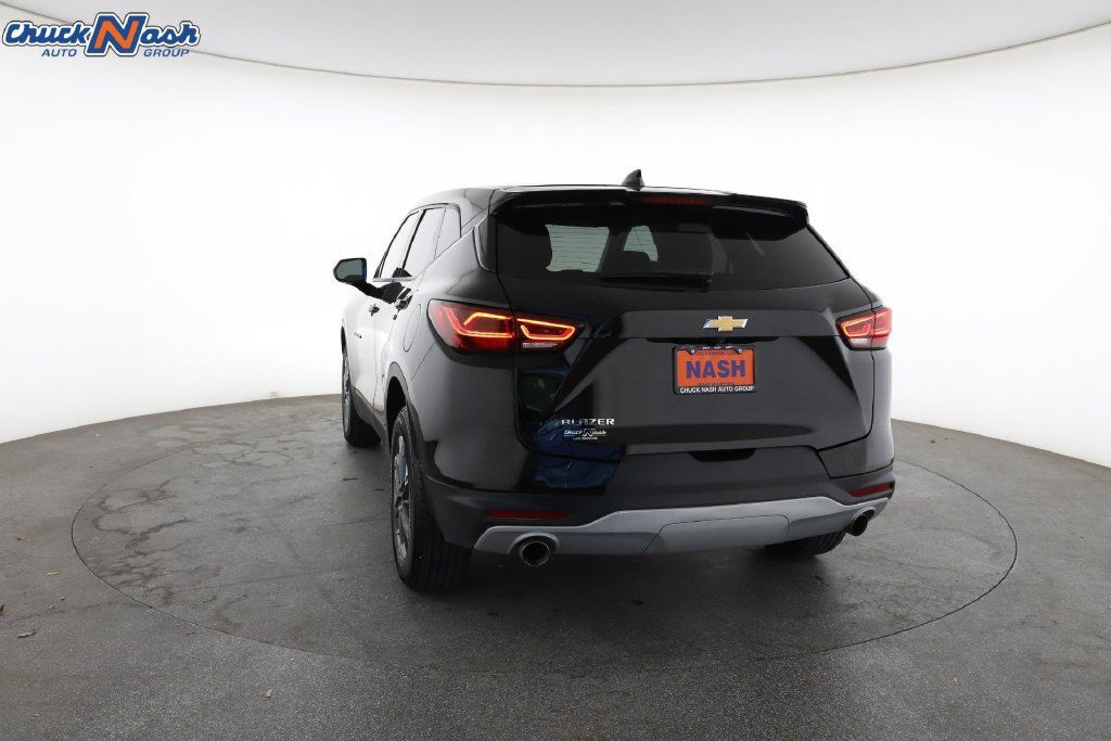 Used 2026 Chevrolet Blazer LT FWD image 10