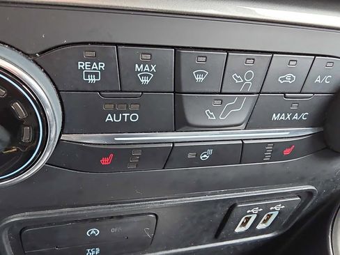 Used 2018 Ford EcoSport Titanium w/ Titanium Cold Weather Package AWD/4WD image 19