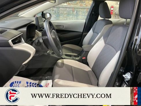 Used 2025 Toyota Corolla LE image 13