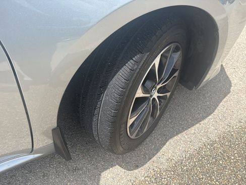 Used 2018 Toyota Avalon XLE Premium FWD image 13