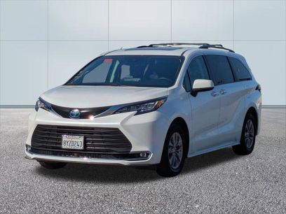 Used 2022 Toyota Sienna XLE