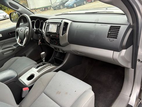 Used 2014 Toyota Tacoma 4x4 Double Cab w/ TRD Off-Road Package image 19