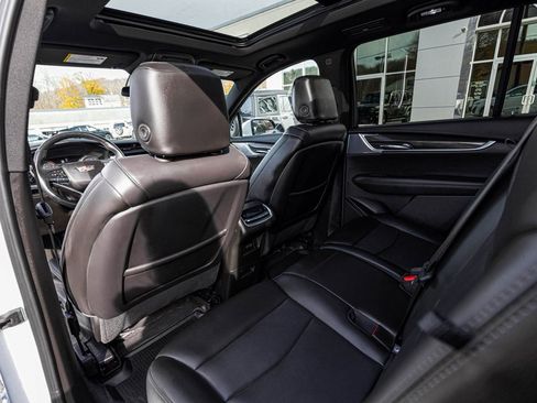 Used 2025 Cadillac XT6 Sport image 27