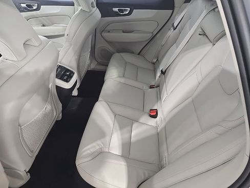 New 2026 Volvo XC60 B5 Ultra w/ Protection Package Premier AWD/4WD image 19