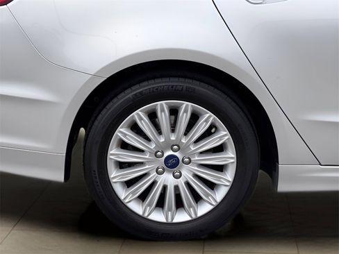 Used 2014 Ford Fusion Energi SE image 42