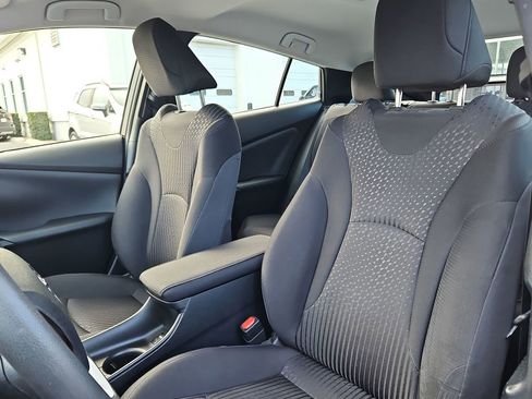 Used 2018 Toyota Prius Two image 21