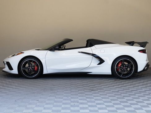 Used 2022 Chevrolet Corvette Stingray Premium Conv w/ Z51 Performance Package image 8