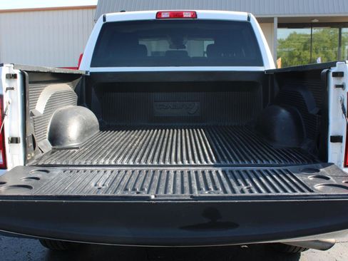 Used 2021 RAM 1500 Classic SLT RWD image 10