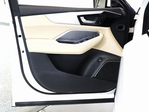 Used 2026 Acura MDX SH-AWD image 13