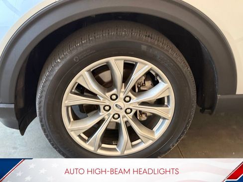Used 2023 Ford Explorer XLT w/ Equipment Group 202A AWD/4WD image 13