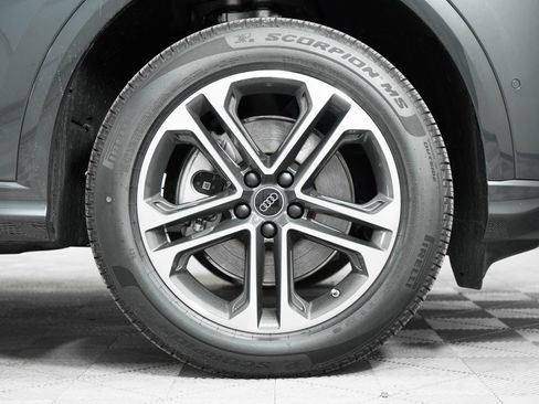 New 2025 Audi Q5 Premium Plus image 9