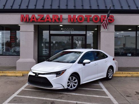 Used 2021 Toyota Corolla LE image 2