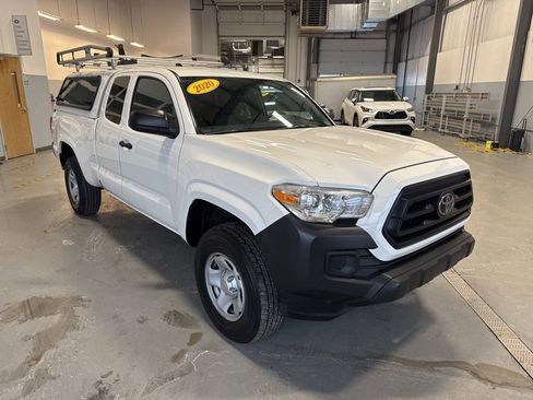 Used 2020 Toyota Tacoma SR image 5