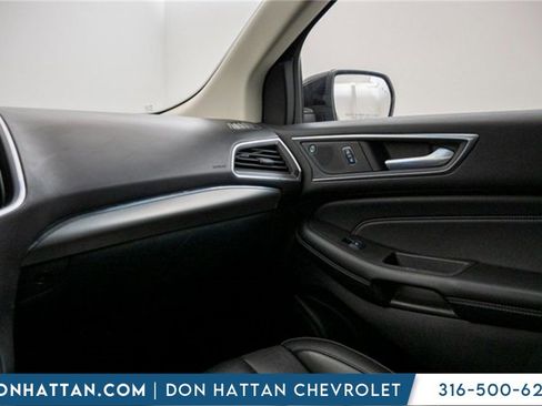 Used 2022 Ford Edge Titanium image 15