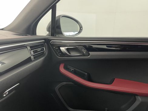 Certified 2023 Porsche Macan Turbo AWD/4WD image 14
