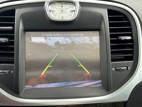 Used 2011 Chrysler 300 C RWD image 26