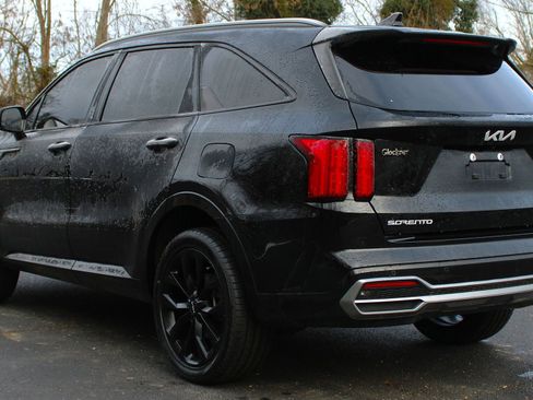 Used 2023 Kia Sorento SX image 8