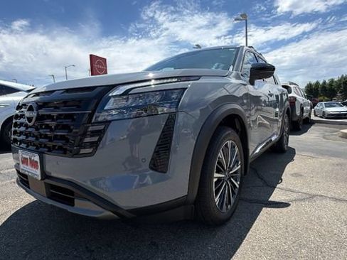 New 2026 Nissan Pathfinder Platinum AWD/4WD image 9