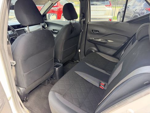 Used 2018 Nissan Kicks SV FWD image 13
