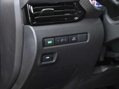 Certified 2025 Nissan Sentra SV image 22