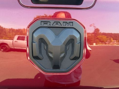 Used 2024 RAM 1500 Laramie AWD/4WD image 34