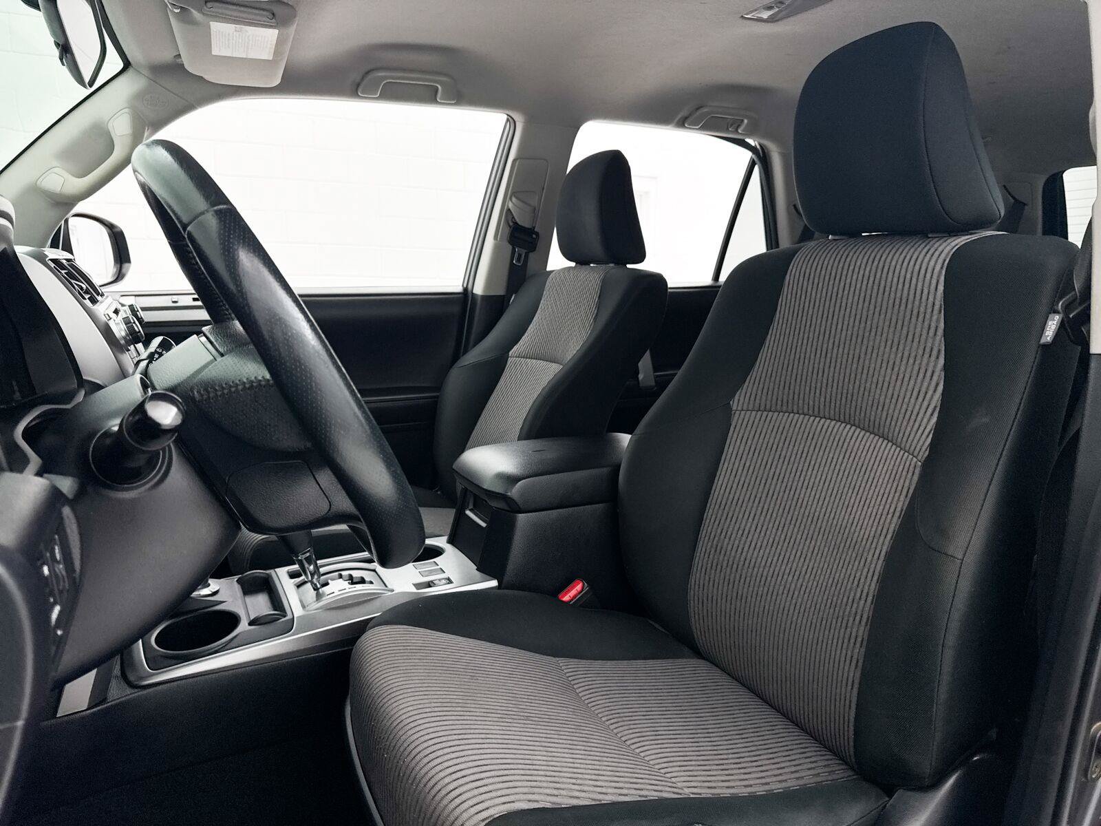 Used 2018 Toyota 4Runner SR5 AWD/4WD image 17